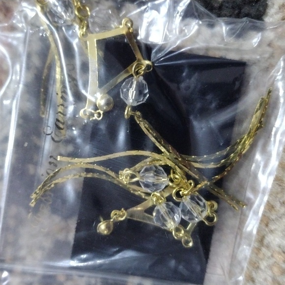 Women's Stunning Gold tone & Clear Beads Fringed Chandelier 3" Drop Earrings - Picture 7 of 7